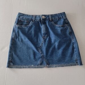 JEANSWEAR Brazil, Women's Raw Hem Denim Mini Skirt Size 40